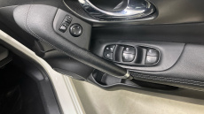 Nissan Qashqai 1.3 DiG-T Tekna 5dr Petrol Hatchback